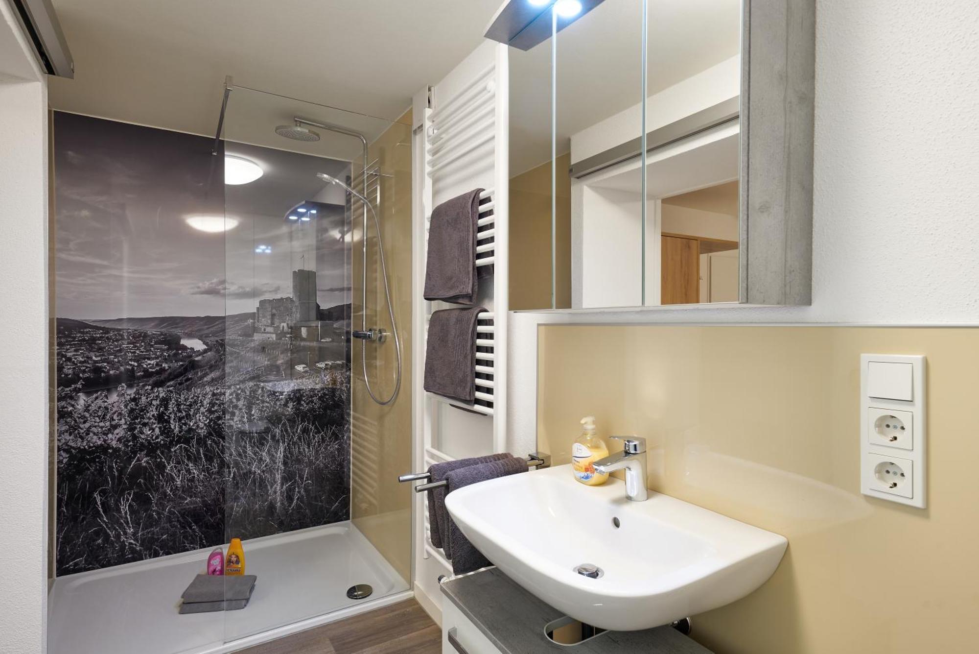 Sonnenuhr Bed & Breakfast แบร์นคาสเทล-คืสท์ ภายนอก รูปภาพ