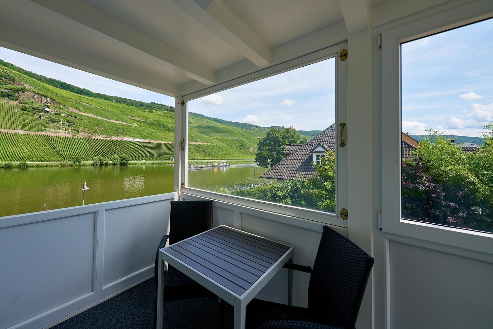 Sonnenuhr Bed & Breakfast แบร์นคาสเทล-คืสท์ ภายนอก รูปภาพ