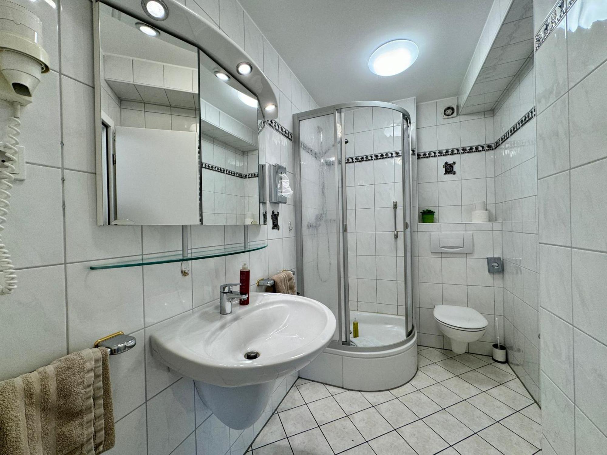 Sonnenuhr Bed & Breakfast แบร์นคาสเทล-คืสท์ ภายนอก รูปภาพ