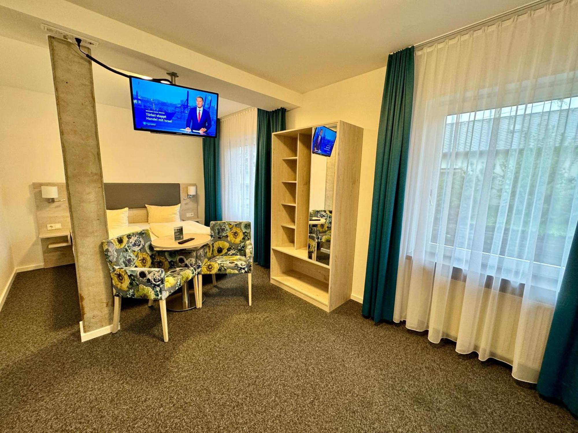 Sonnenuhr Bed & Breakfast แบร์นคาสเทล-คืสท์ ภายนอก รูปภาพ