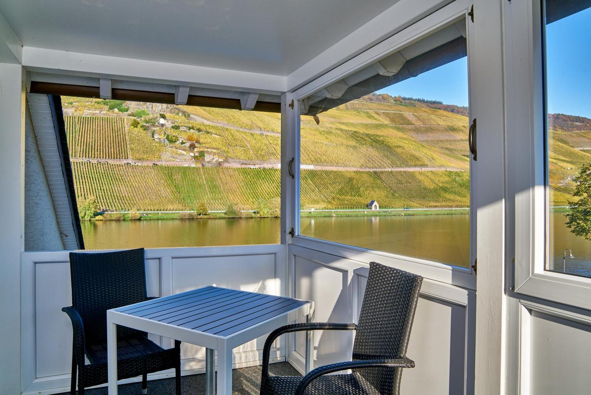 Sonnenuhr Bed & Breakfast แบร์นคาสเทล-คืสท์ ภายนอก รูปภาพ