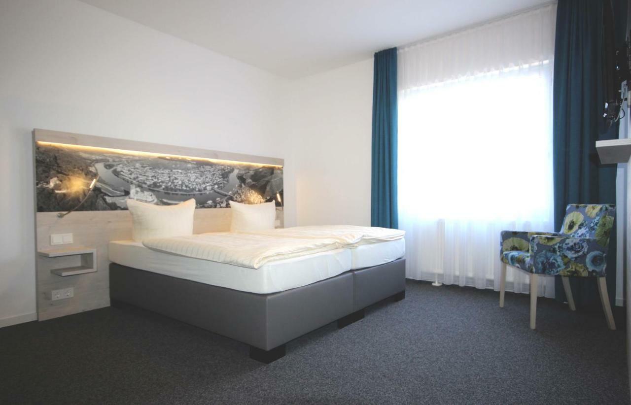 Sonnenuhr Bed & Breakfast แบร์นคาสเทล-คืสท์ ภายนอก รูปภาพ